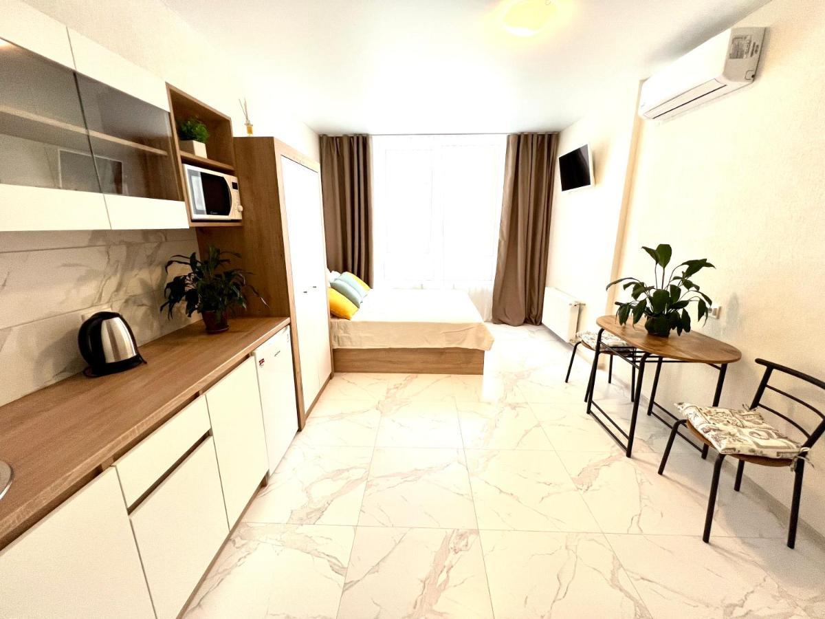 Osapart Hotel In A Complex Semycvit 2 リヴィウ エクステリア 写真