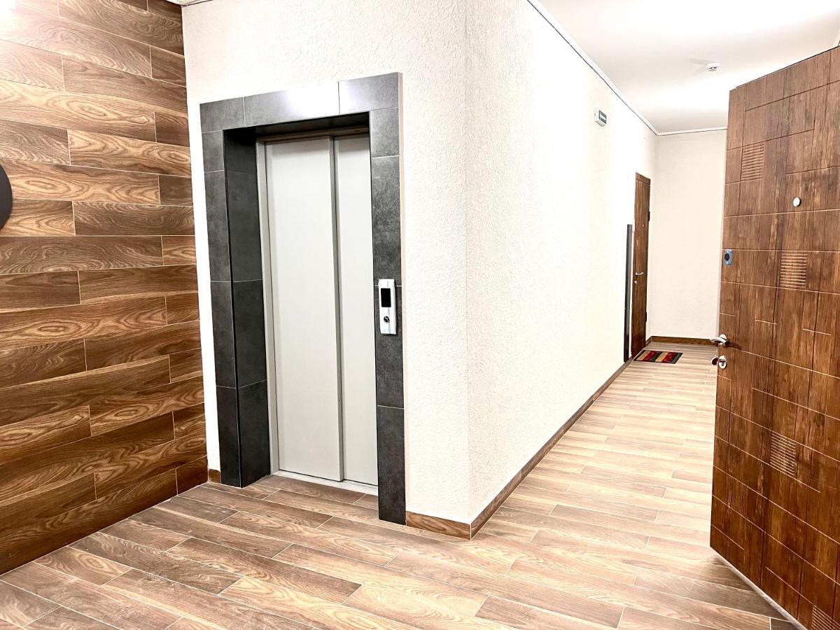 Osapart Hotel In A Complex Semycvit 2 リヴィウ エクステリア 写真