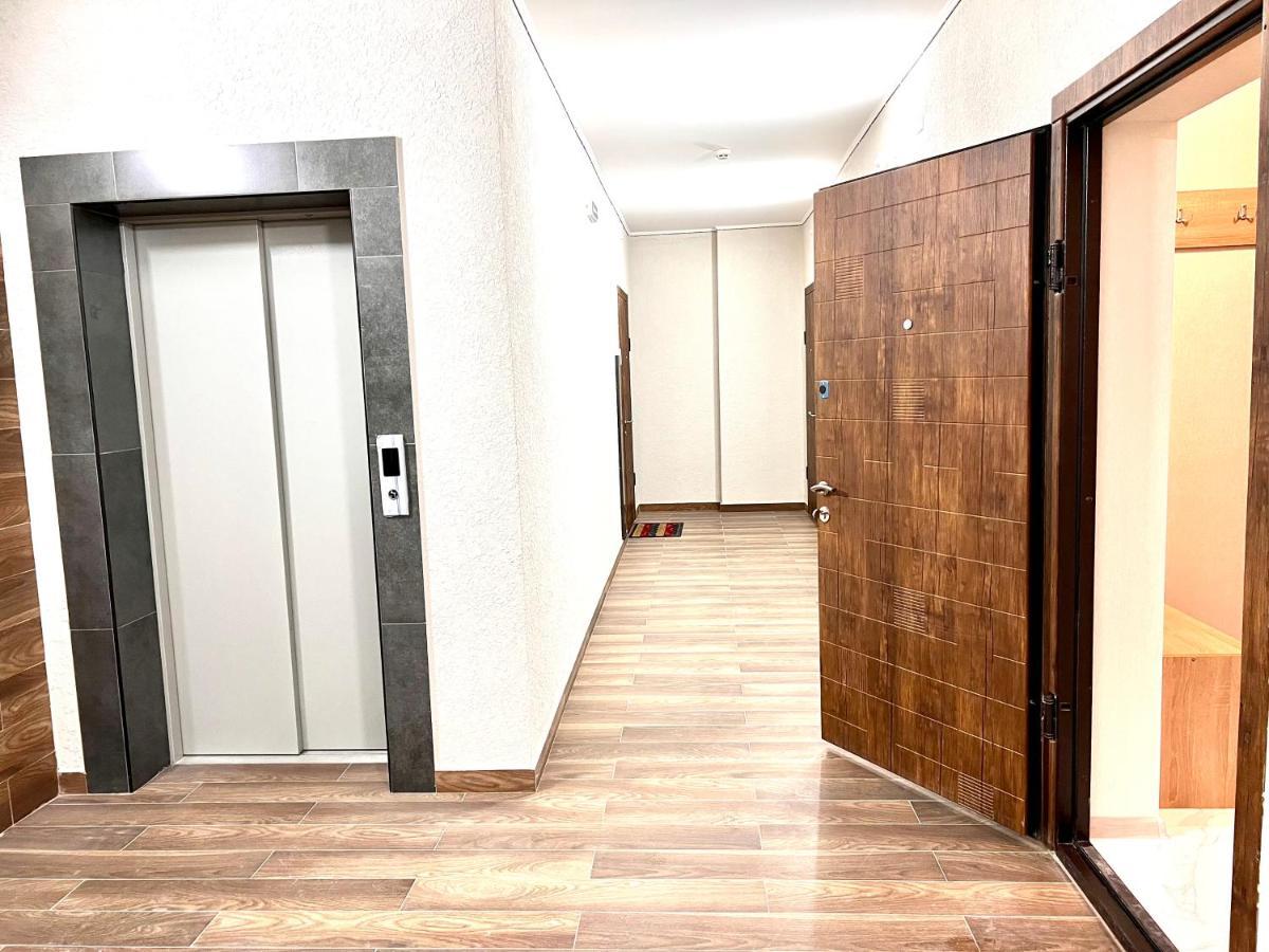 Osapart Hotel In A Complex Semycvit 2 リヴィウ エクステリア 写真