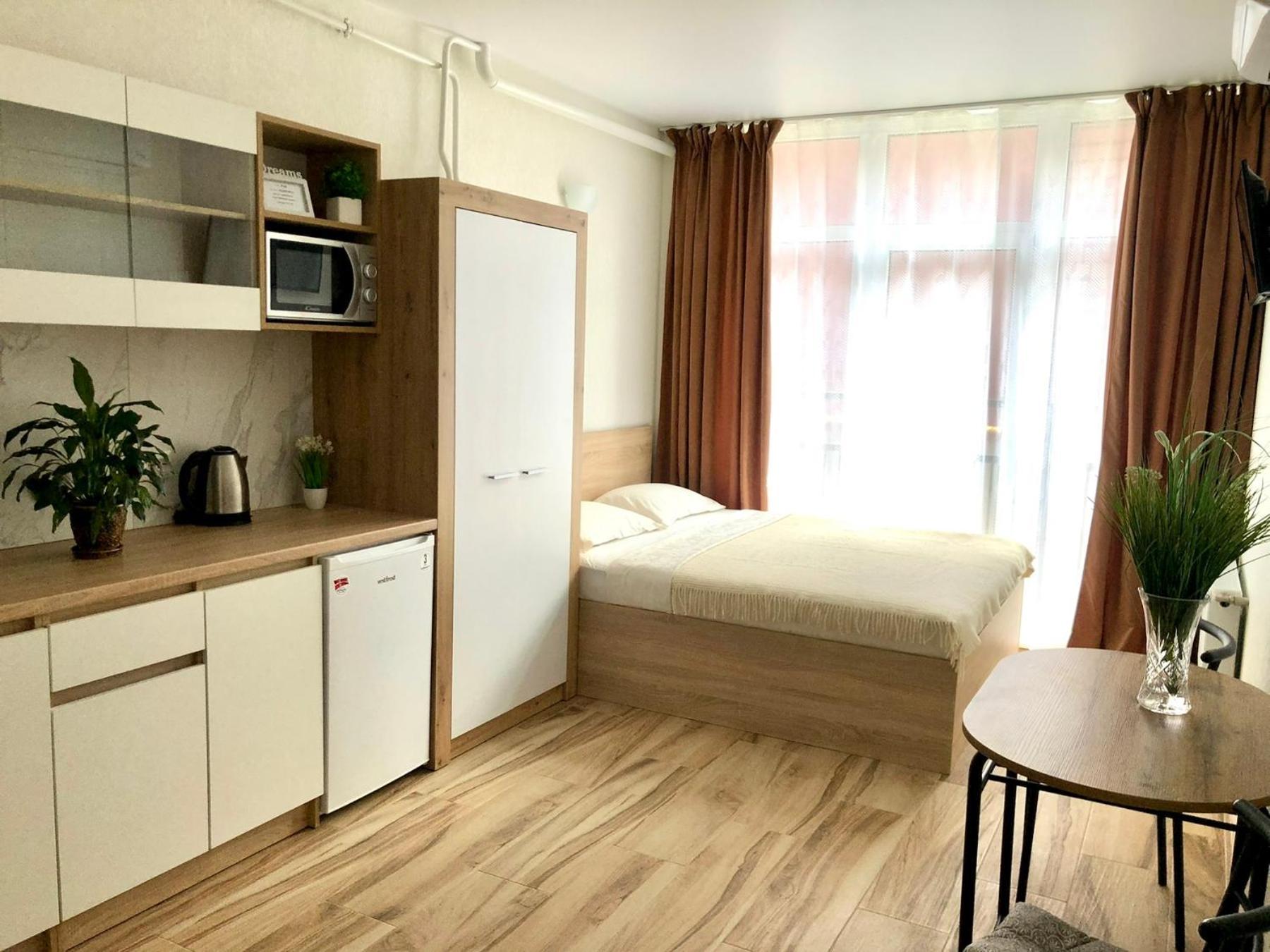 Osapart Hotel In A Complex Semycvit 2 リヴィウ エクステリア 写真